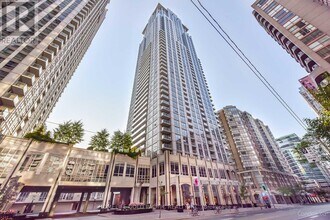 Building Photo - 761 Bay St.