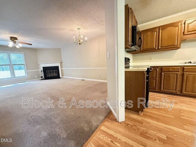 Foto del edificio - 120 Greenmont Ln