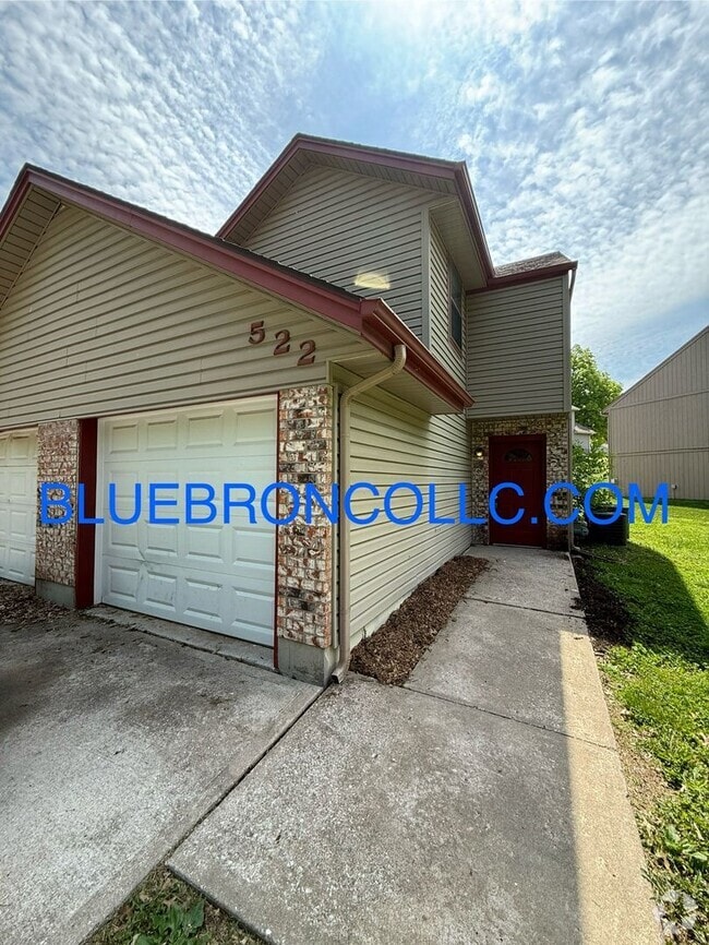 Building Photo - 522 NE Churchill St
