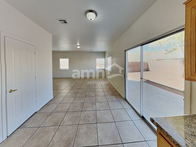 Foto del edificio - 9876 Vermillion Cliffs Ave