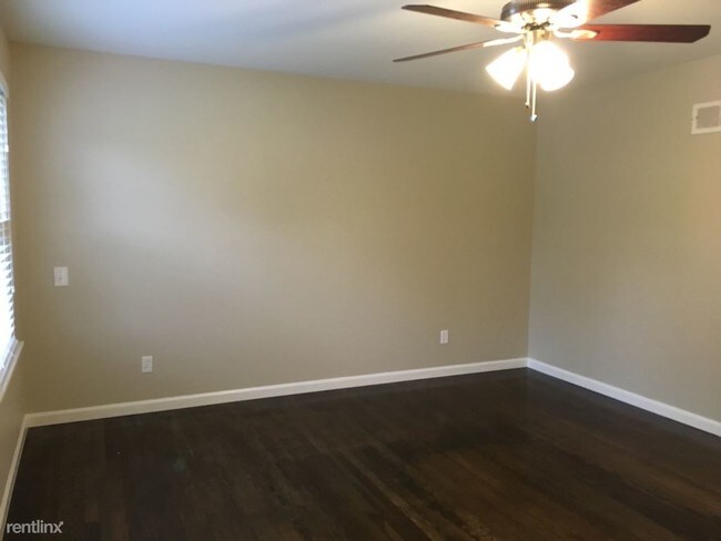 Building Photo - 3 br, 1.5 bath House - 2540 Netherton Dr