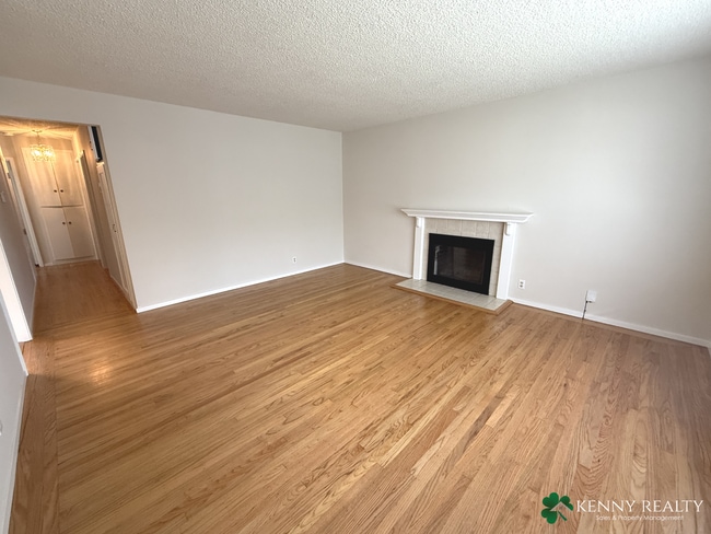 Foto del edificio - Three Bedroom Home with Lots of Common Area in Sunshine Gardens in SSF