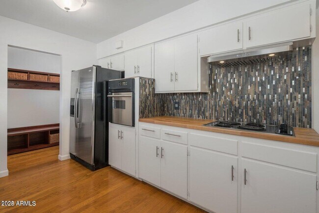 Foto del edificio - 1609 W Lawrence Rd