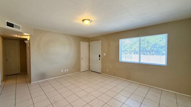 Building Photo - 1505 N Alma School Rd