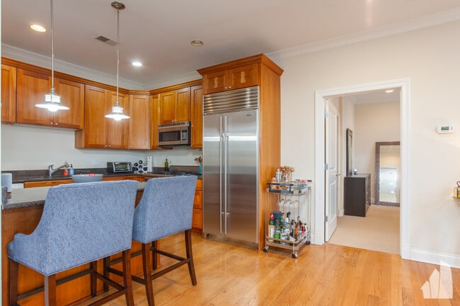 Building Photo - 2757 N Lincoln Ave