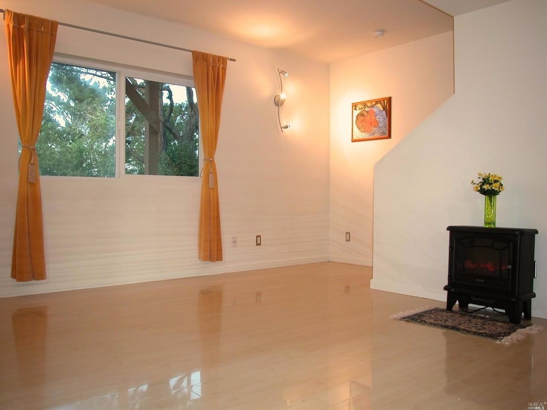 Living Room - 106 Gill Way