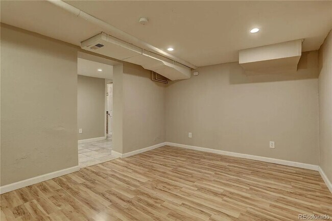 Foto del edificio - Congress Park - Garden Level Unit