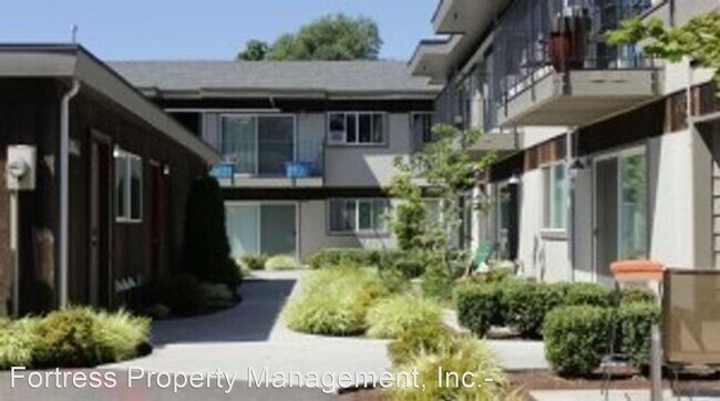 Building Photo - 10332 NE Oregon St