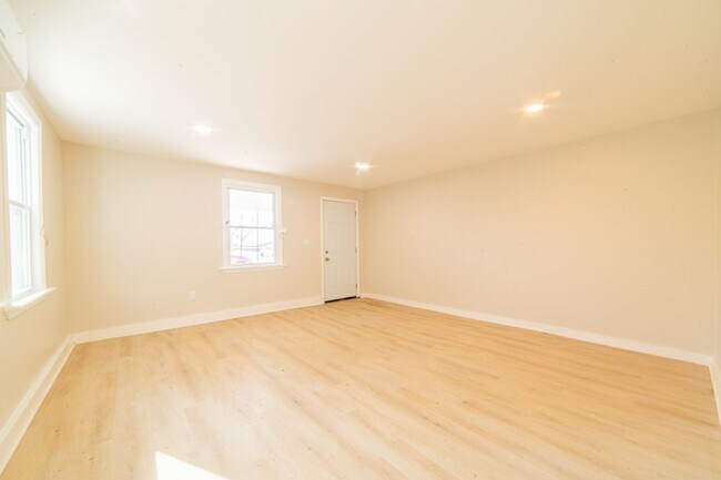 Building Photo - 115 N Delancy Pl
