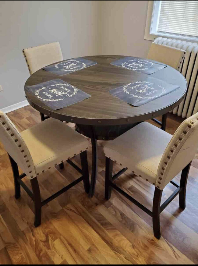 New kitchen table and chairs - 10109 S Prospect Ave