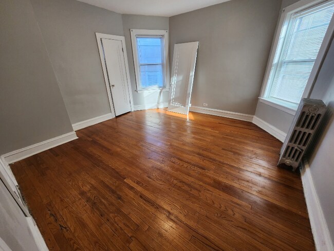 Foto del edificio - 6235 N Claremont Ave