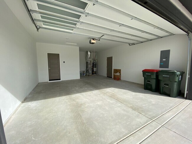 Foto del edificio - Lovely Single Level 3 Bed 2 Bath Home in M...