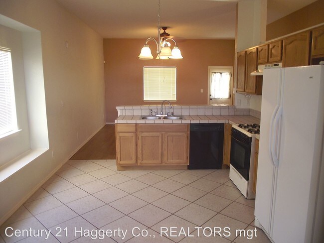 Building Photo - 4 br, 2 bath House - 12416 Jon Evans