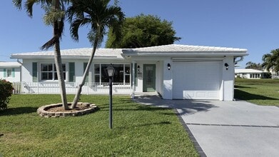 Building Photo - 1108 W Ocean Ave