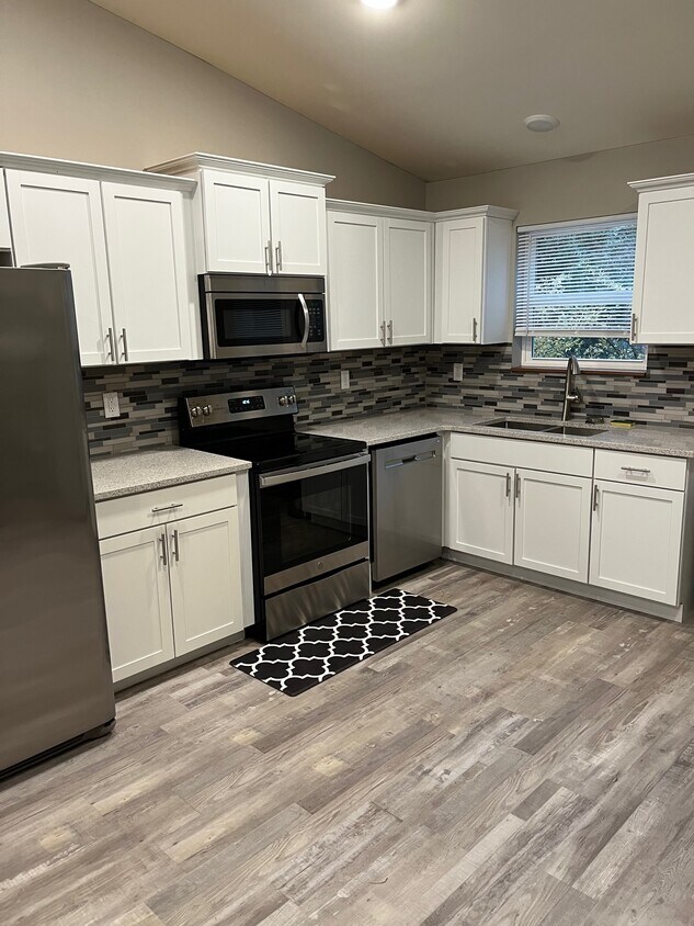 Foto principal - 422 Green Bay St