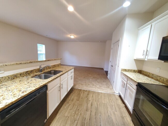 Building Photo - Rental Homes Available For Rent in Charlot...