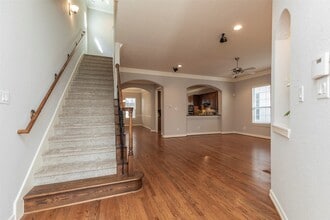 Building Photo - 10126 Holly Chase Dr