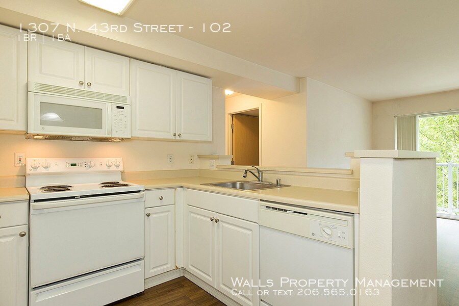 Primary Photo - Pickering Place Apartments-102
