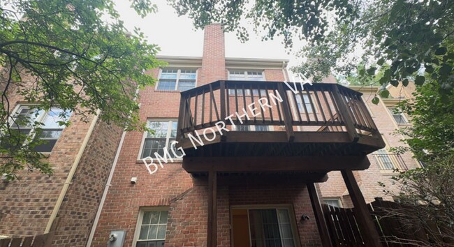 Foto del edificio - 2105 Kings Garden Way