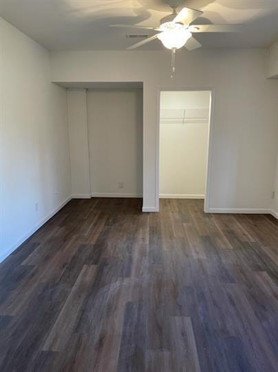 Foto del edificio - Available Now! Large 5 Bed 3 Bath home in town with a large backyard!