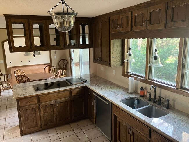 Building Photo - 4 Bedroom 2.5 Bath Wooded Lot