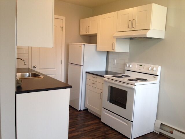 Photo du bâtiment - Four Elms Great Incentives- 2 months free with a 12 Month Lease