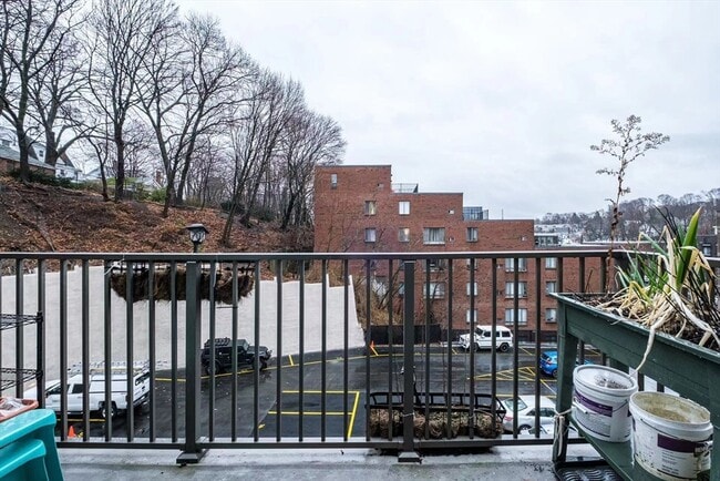 Building Photo - 124 Tremont St