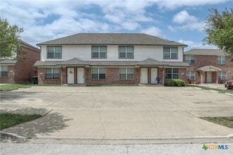 Building Photo - 807 Leifester Cir