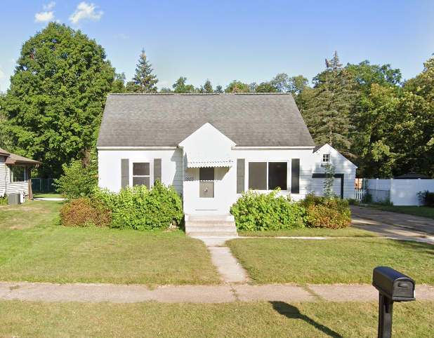 Building Photo - Charming 3-Bedroom Cape Cod Home with Spac...