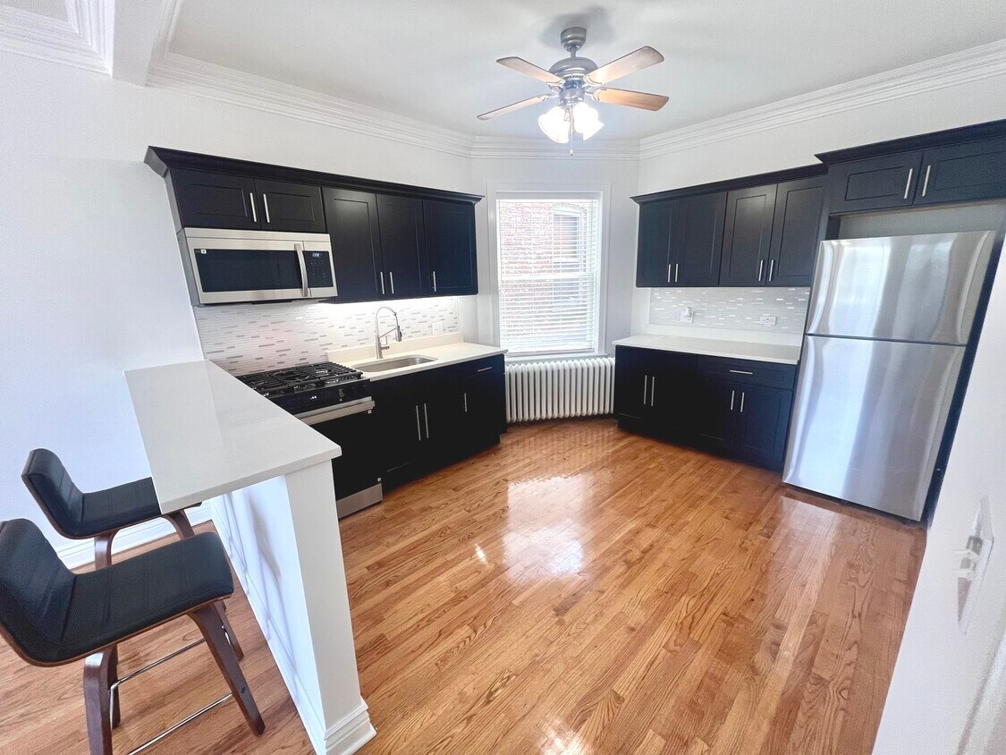 Foto principal - 6619 Cermak Rd