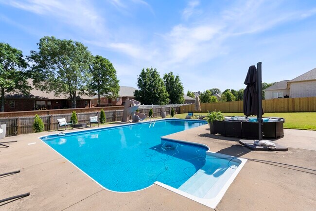 Foto del edificio - 37 Cypress Creek Dr