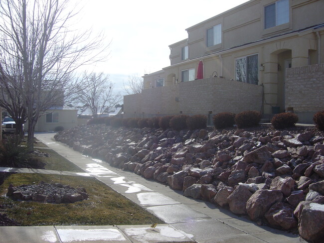 sidewalk in front of homes - 4147 Outlook Blvd