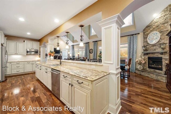 Building Photo - 5 br, 4 bath House - 315 Wrenn Meadow