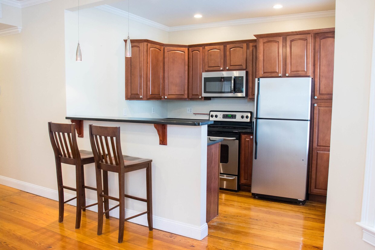 Foto principal - 641 E 7th St
