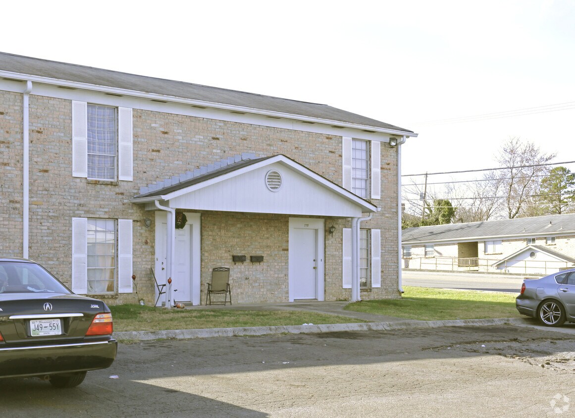 Primary Photo - Scenic Wood Apartments