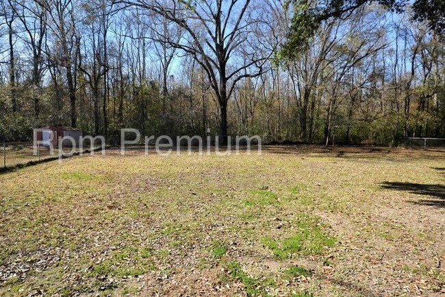 Building Photo - 1619 Landry Dr