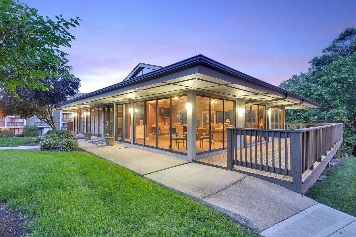 Stonegate Apartments Apartments in Manchester, MO