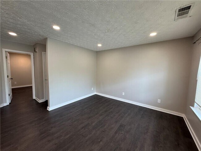 Foto del edificio - 1142 Alysum Ave SE