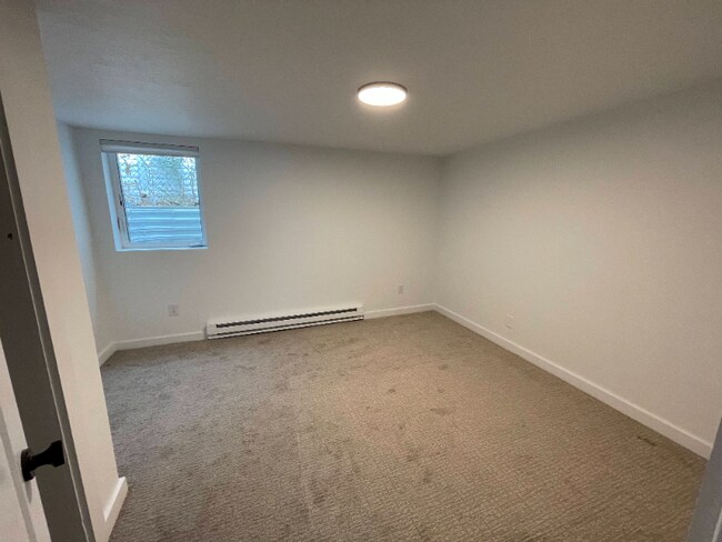 Building Photo - 252 W 300 S