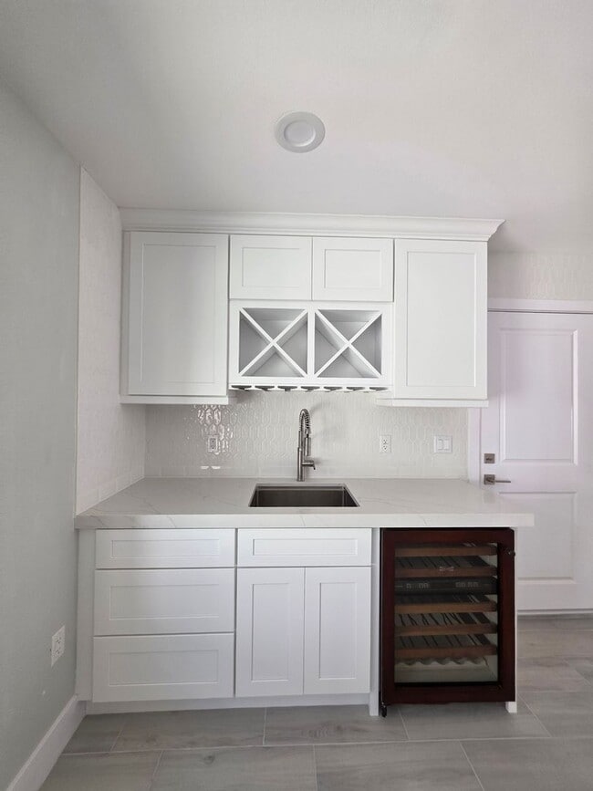 Foto del edificio - 12412 Lambert Cir