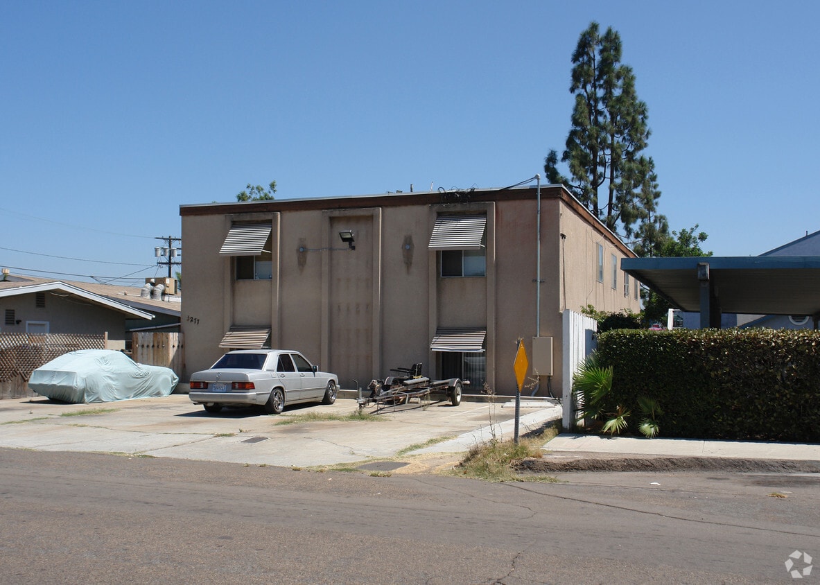 Building Photo - 3277 Olive St
