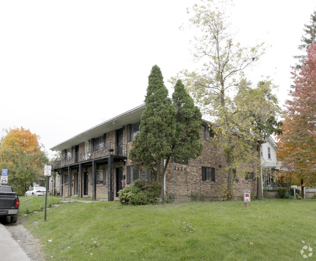 Building Photo - 2888 Cleveland Ave