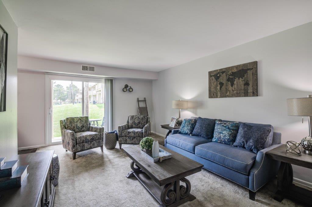 Eastampton Gardens Apartment Homes — Landscaped Grounds