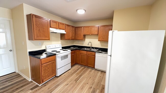 Building Photo - 3207 Hereford Ln