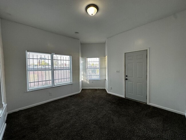 Building Photo - 432 S Highland Ave