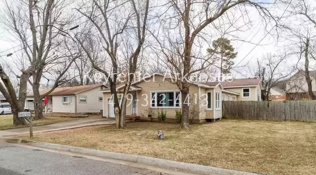 Photo - 1144 N Vista Pl House