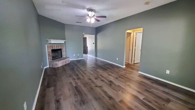 Foto del edificio - Eagle Mountain-Saginaw ISD, 3 bedrooms, 2 ...