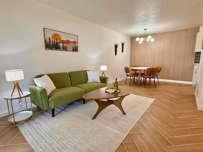 Foto del edificio - 2875 N Los Felices Rd