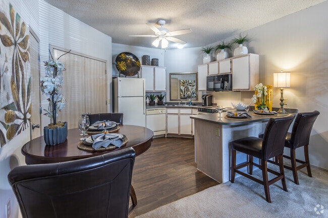 Interior Photo - The Links & The Greens at Oxford Interior Photo - The Links & The Greens at Oxford