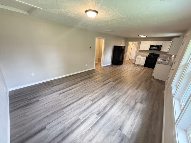 Foto del edificio - 3 Bed 2 Bath Springfield, MO